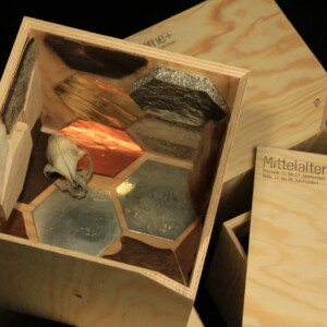 Wir haben das Museum schon früh begleitet. So konnten wir den Namen, das Logo, die derzeitige Corporate Identity sowie das Werbematerial für die Gewinnung von Sponsoren konzipieren und umsetzen. Darüber hinaus haben wir ein innenarchitektonisches Konzept und erste Exponatideen entwickelt.